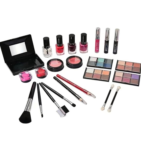 📦💥BUNDLED ENTIRE MAKEUP COLLECTION - Picture 4 of 5